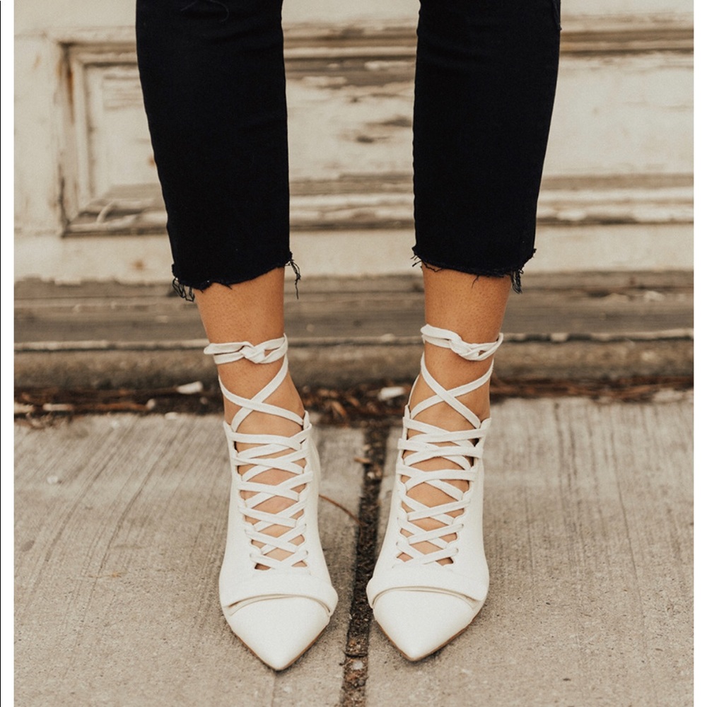Derek Lam cream leather lace up ankle bootie US 7